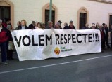 Unió de Pagesos es concentra davant el Departament de Política Territorial i Obres Públiques de Tarragona per denunciar la 'precària' situació en que es troben els expropiats per la C-14