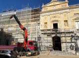 Continuen avançant les obres de rehabilitació de la coberta i les balustrades del Palau Municipal