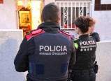 Urbana i Mossos d'Esquadra visiten els veïns de Boscos per repartir-los consells de seguretat