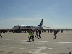 Imatge d'un avió a la pista de l'aeroport de Reus